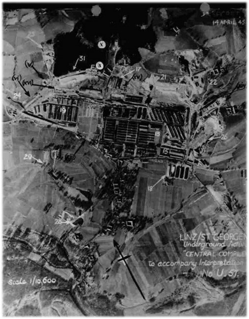 Vue aérienne des camps de Gusen I Gusen II avril 1945